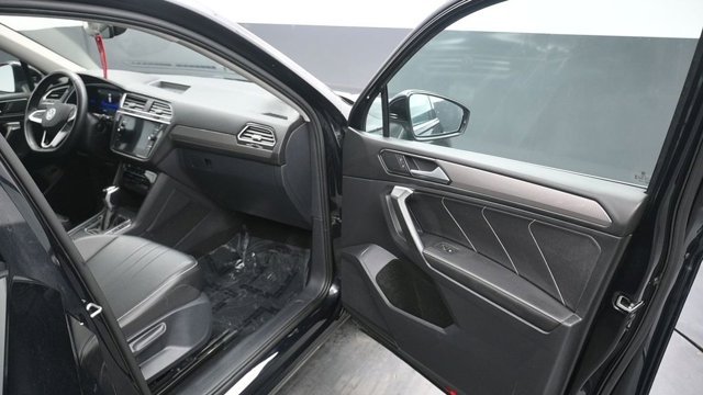 Used 2024 Black Volkswagen 2.0T SE image 15