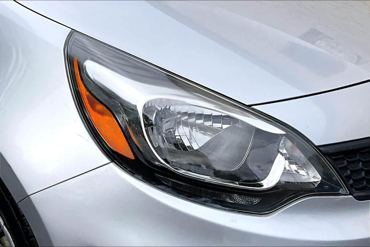Used 2016 Bright Silver Metallic Kia LX image 26