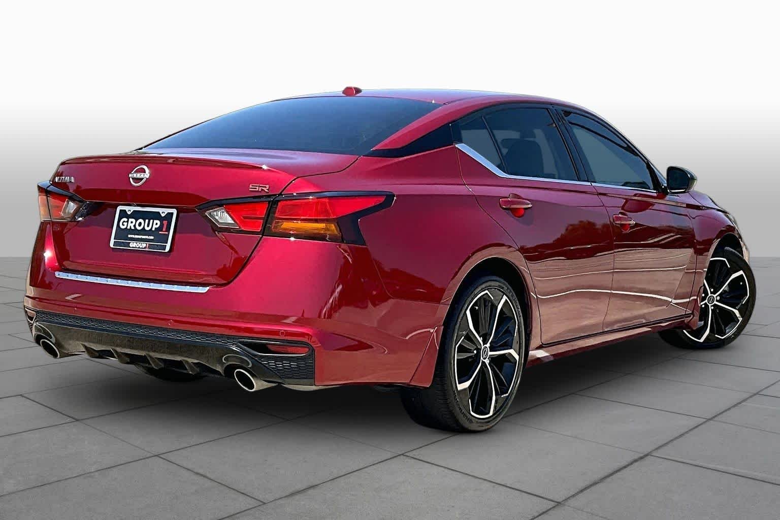 Used 2023 Scarlet Ember Tintcoat Nissan 2.5 SR image 13
