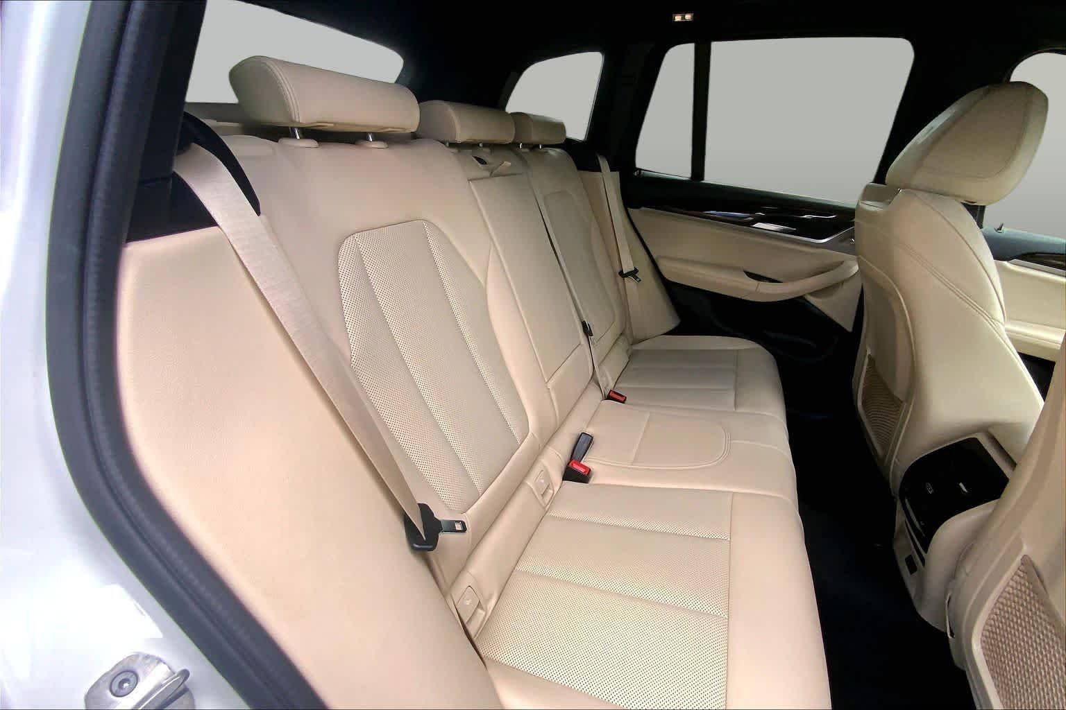 Used 2022 Mineral White Metallic BMW xDrive30i image 19