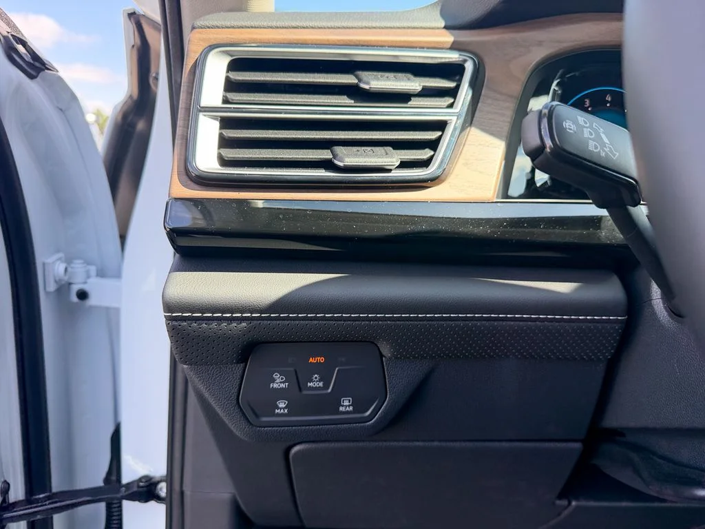 New 2026  Volkswagen SE w/Technology image 20