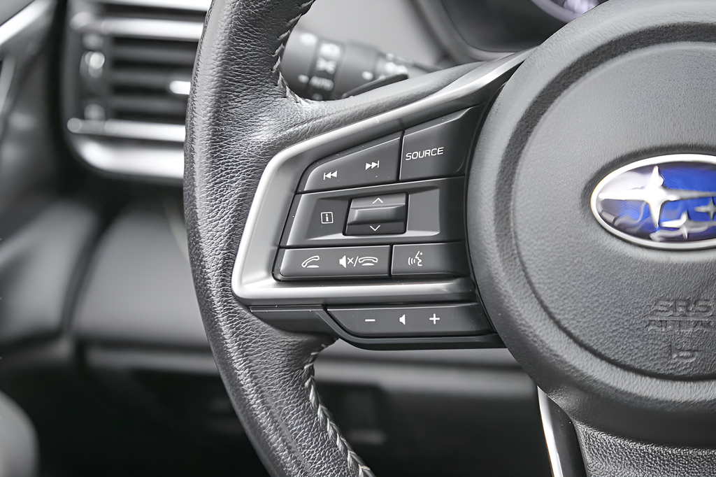 Used 2023 Crystal White Pearl Subaru Onyx Edition image 40