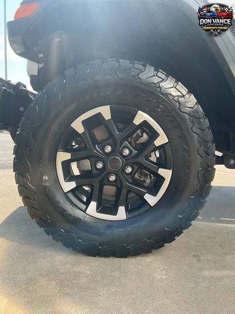 Certified Used 2025 White/off-white Jeep Rubicon image 23