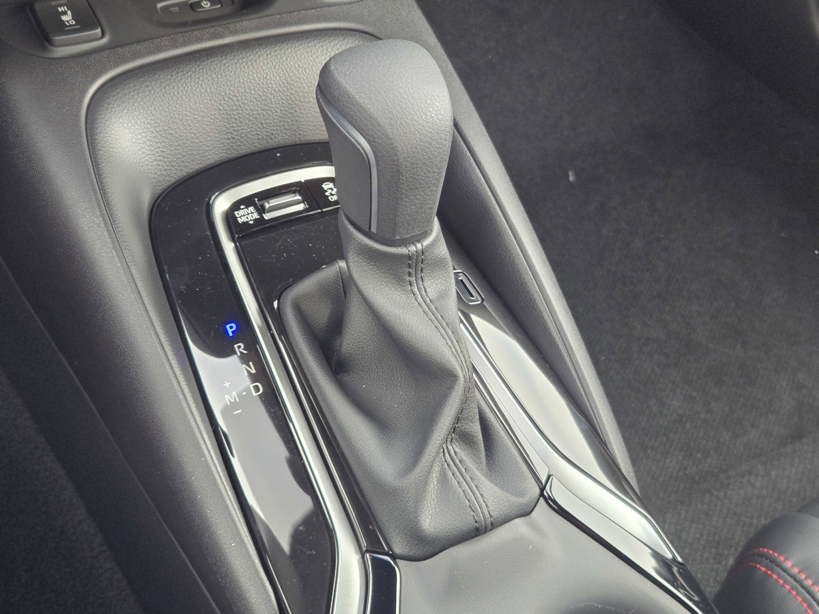 2026 Toyota Corolla XSE - Photo 10