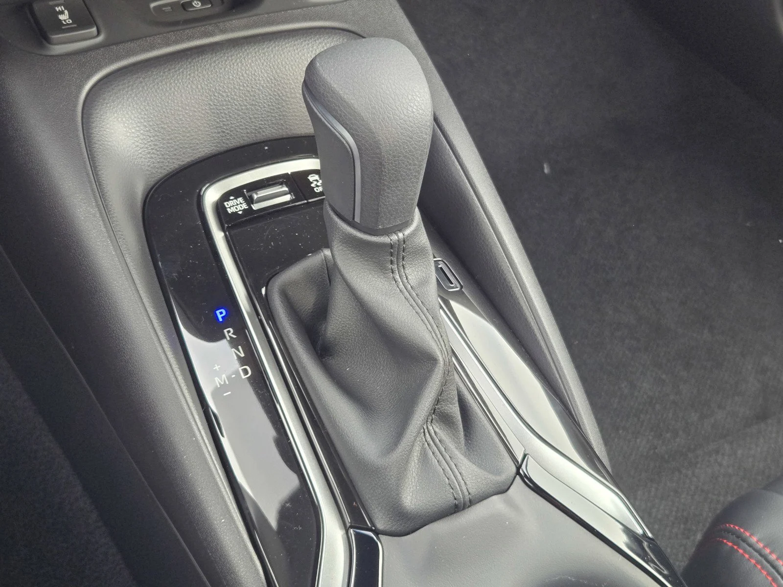 2026 Toyota Corolla XSE - Photo 10