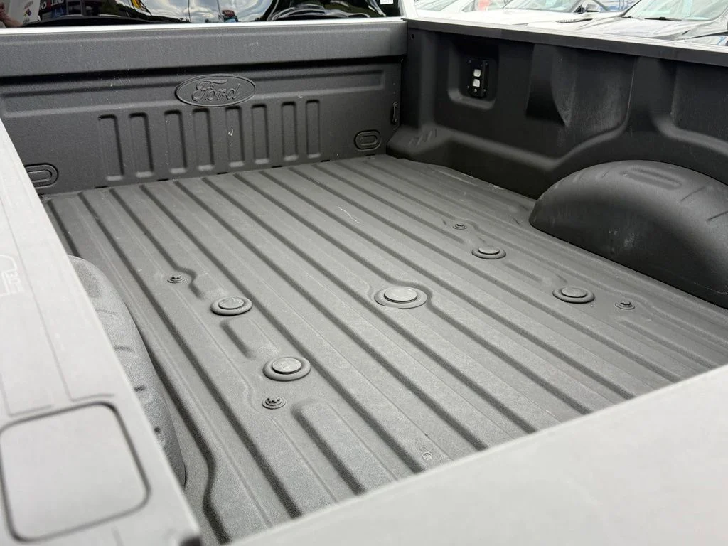 Used 2025 White Ford Platinum image 9