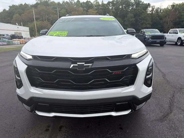 Used 2025 Iridescent Pearl Tricoat Chevrolet RS image 7