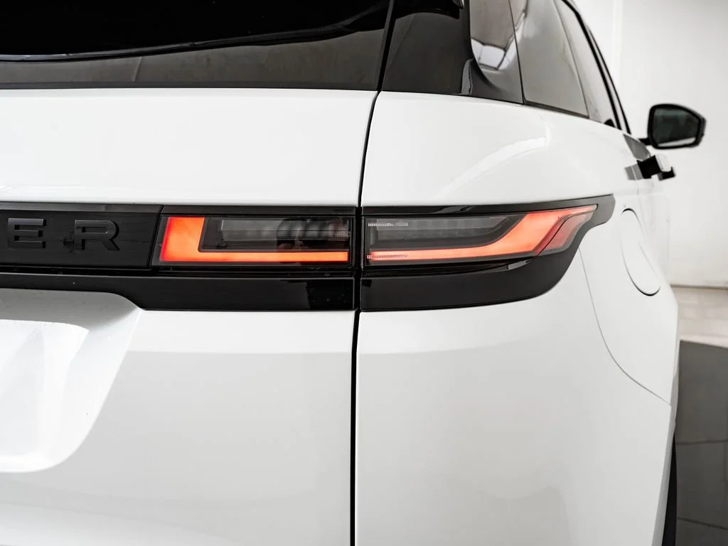 New 2026 Fuji White Land Rover Dynamic image 9