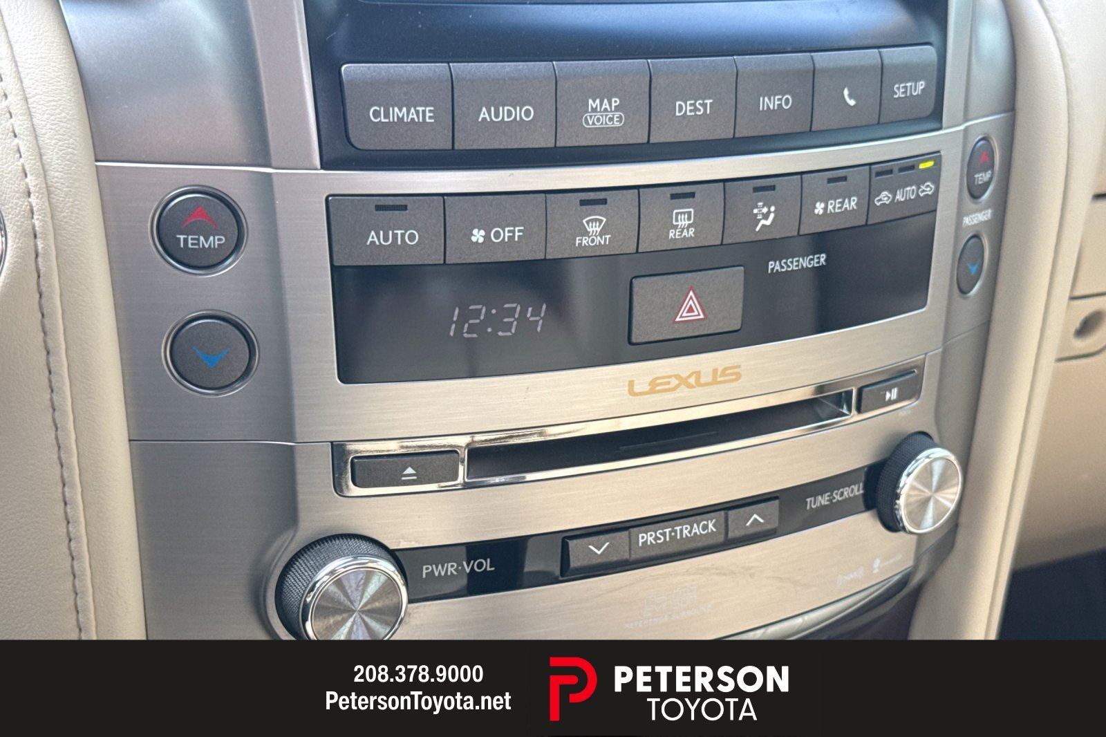 Used 2013  Lexus 570 image 20
