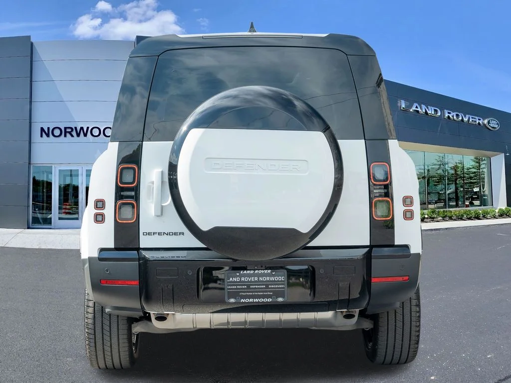 New 2026 Fuji White Land Rover S image 5