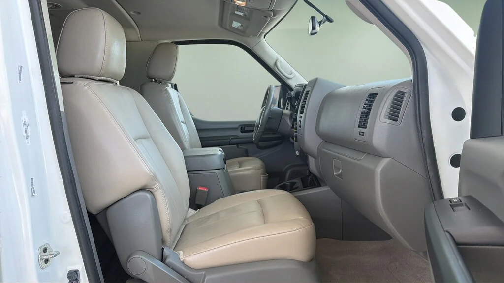 Used 2019 Pearl White Tricoat Nissan SL V8 image 11