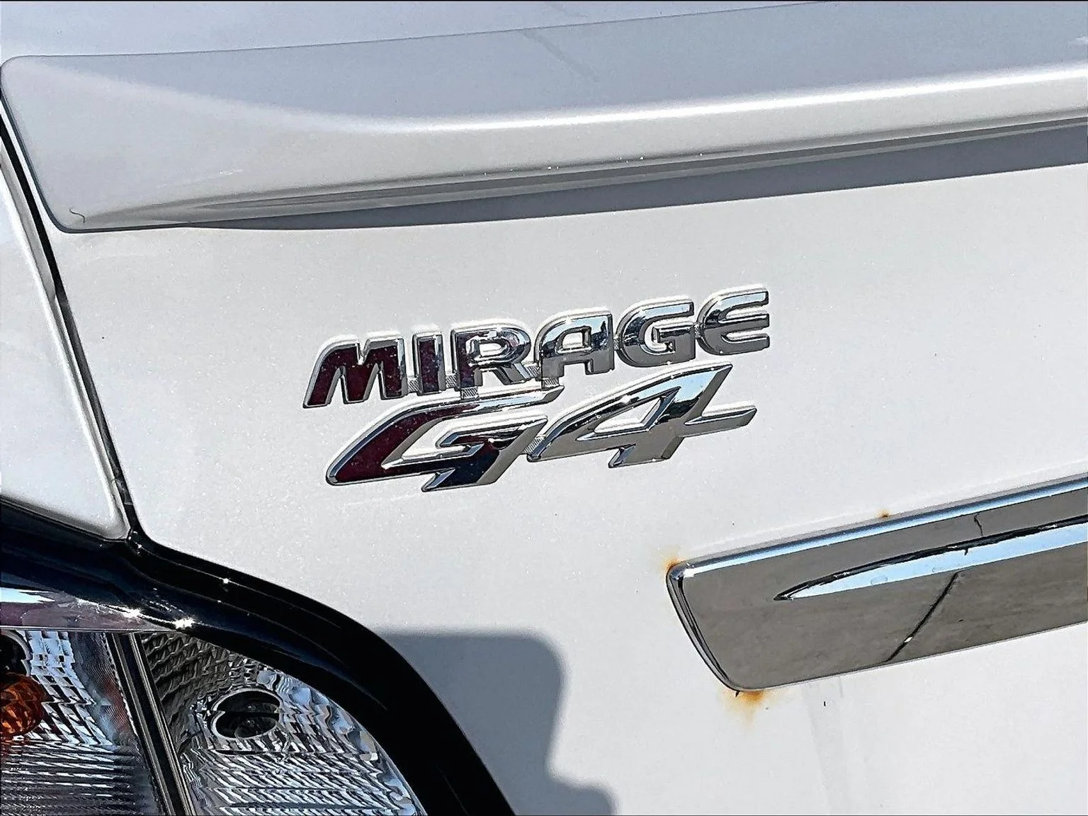 Used 2024 White Mitsubishi ES image 9