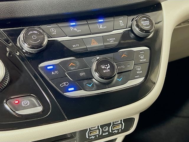 2024 Chrysler Pacifica Touring L - Photo 19