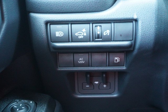 Used 2025  Toyota 1958 image 27