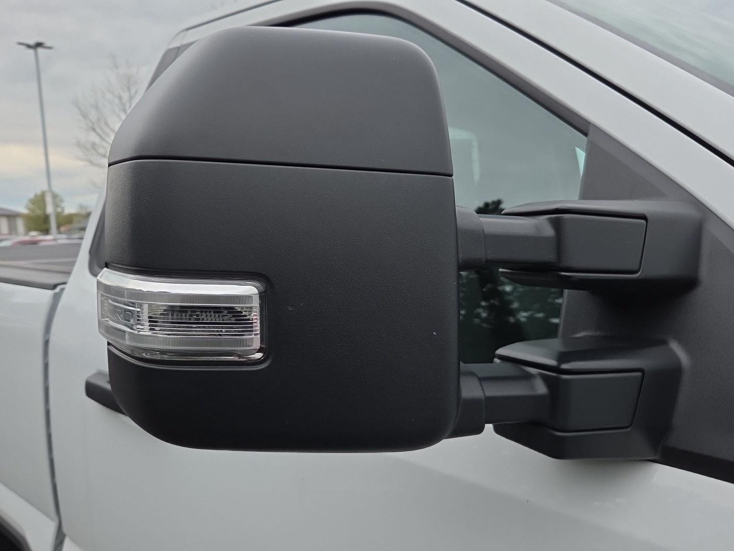 Used 2025 Oxford White Ford XLT image 11