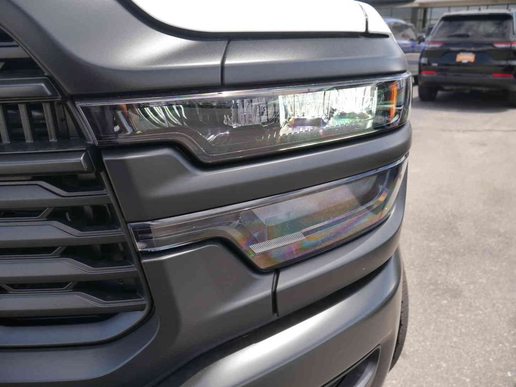 New 2026 Bright White Clear-Coat Exterior Paint RAM TRADESMAN image 22