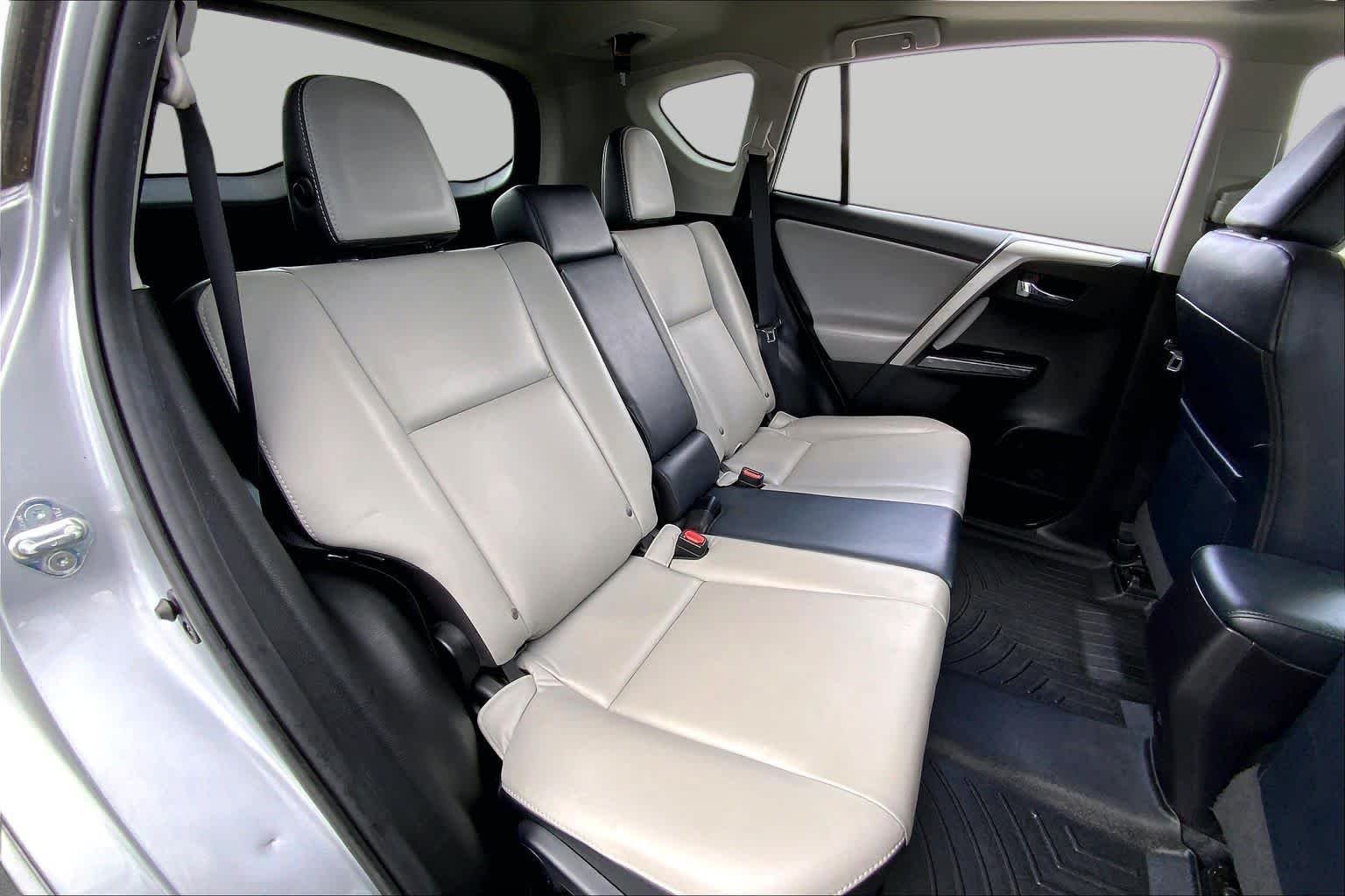 Used 2017 Silver Sky Metallic Toyota Platinum image 19