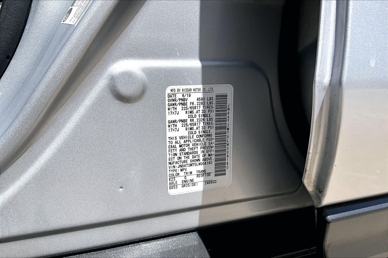 Used 2020 Brilliant Silver Metallic Nissan S image 35