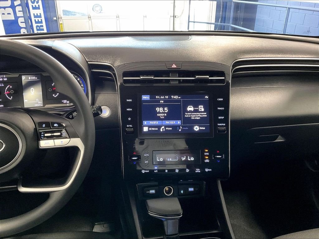 Used 2024 Black Hyundai SEL image 18