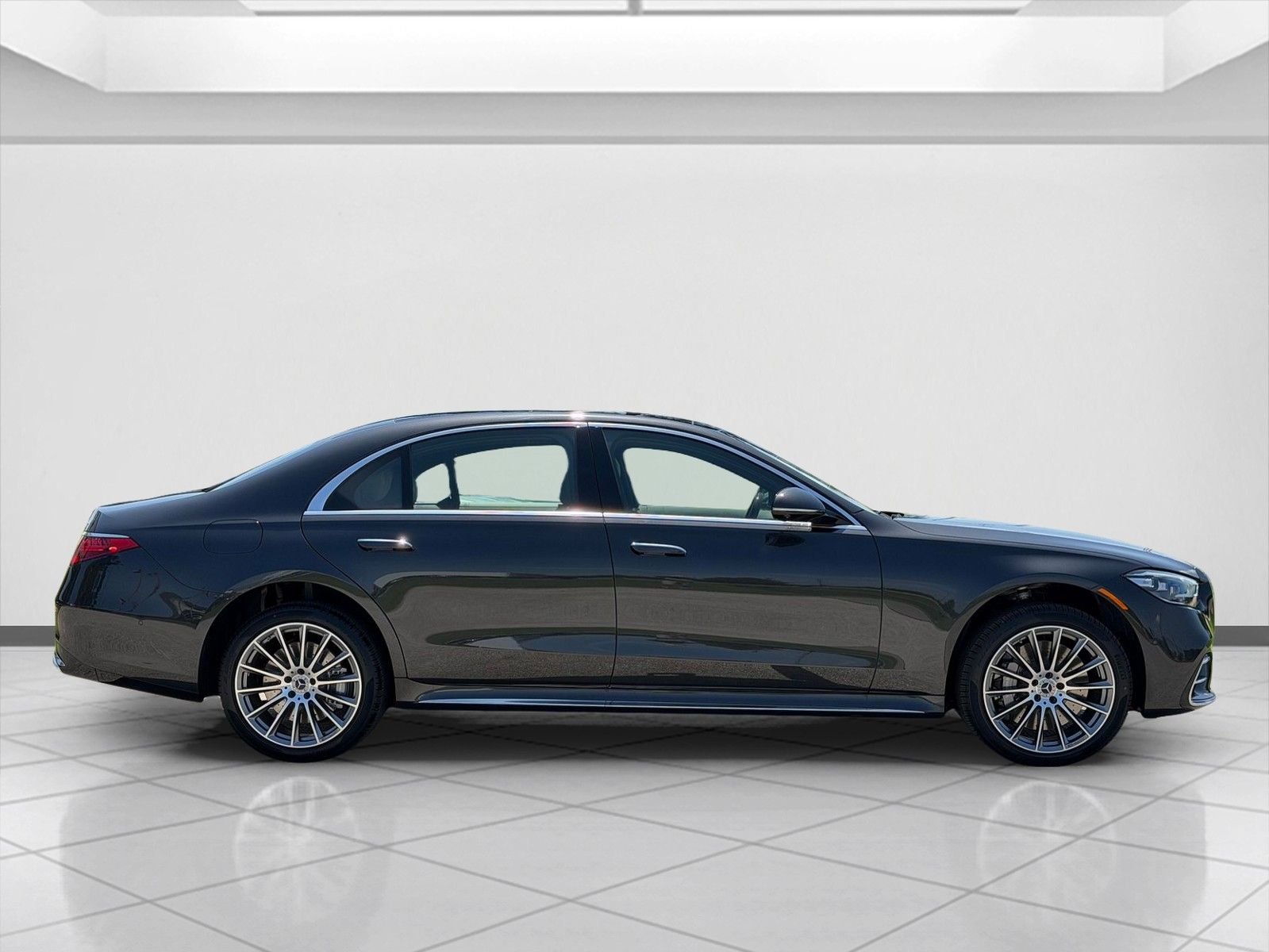 New 2026 Graphite Grey Metallic Mercedes-Benz S 580 image 2