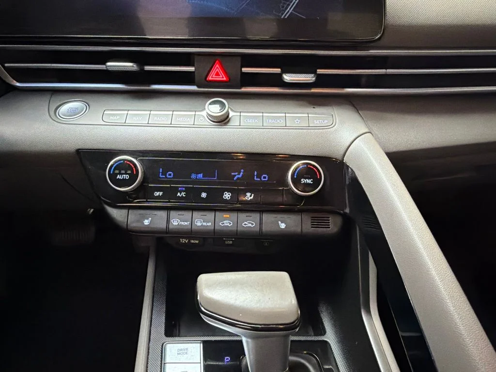 Used 2023 Fluid Metal Hyundai SEL image 20