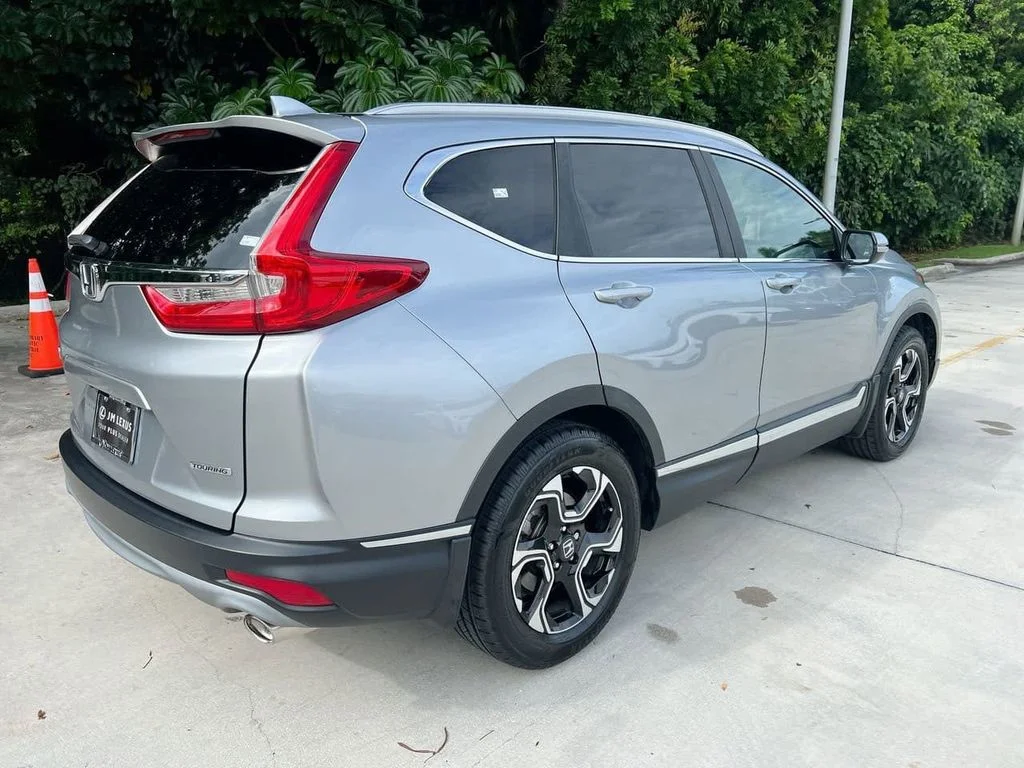 Used 2019 Lunar Silver Metallic Honda Touring image 7