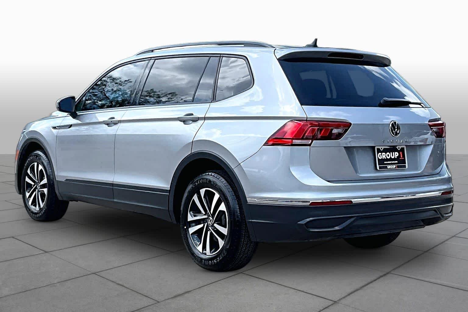 Used 2022 Pyrite Silver Metallic Volkswagen S image 12