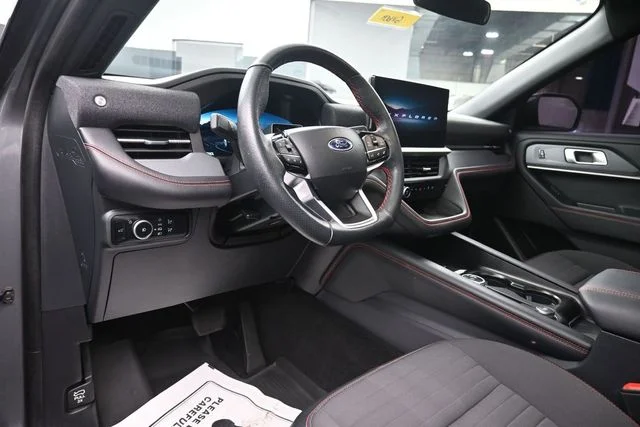 Certified Used 2025 Carbonized Gray Metallic Ford ST-Line image 9