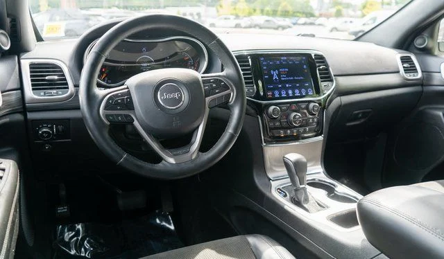Used 2019 Gray Jeep Altitude image 13