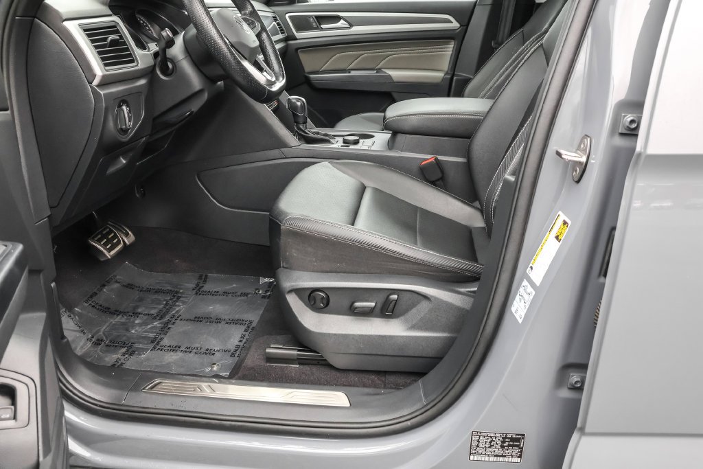 Used 2021 Gray Volkswagen 3.6L V6 SE w/Technology R-Line image 18