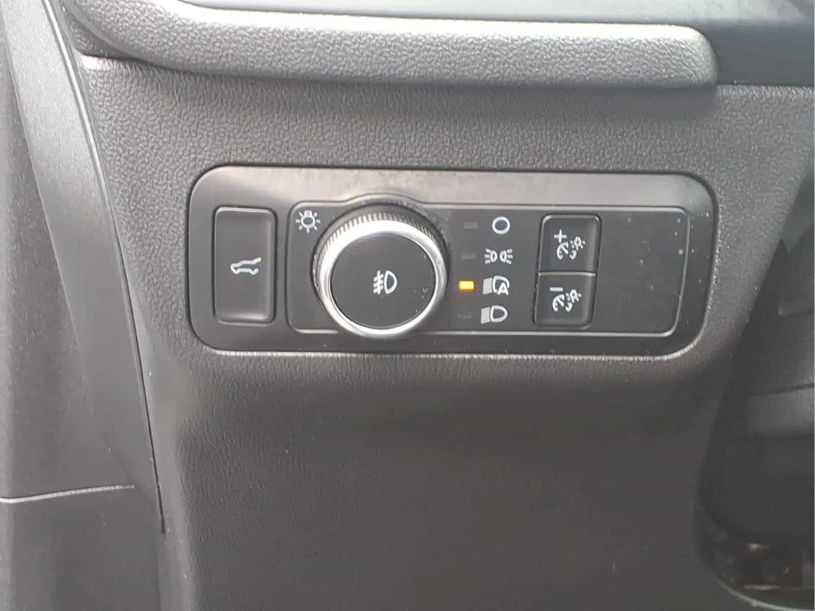 Used 2025 Space Silver Ford ST-Line Select image 15