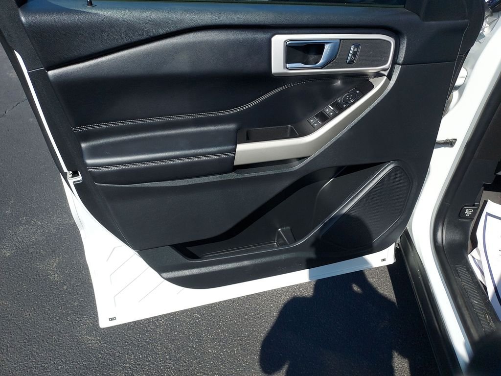 Used 2021 White Ford XLT image 12