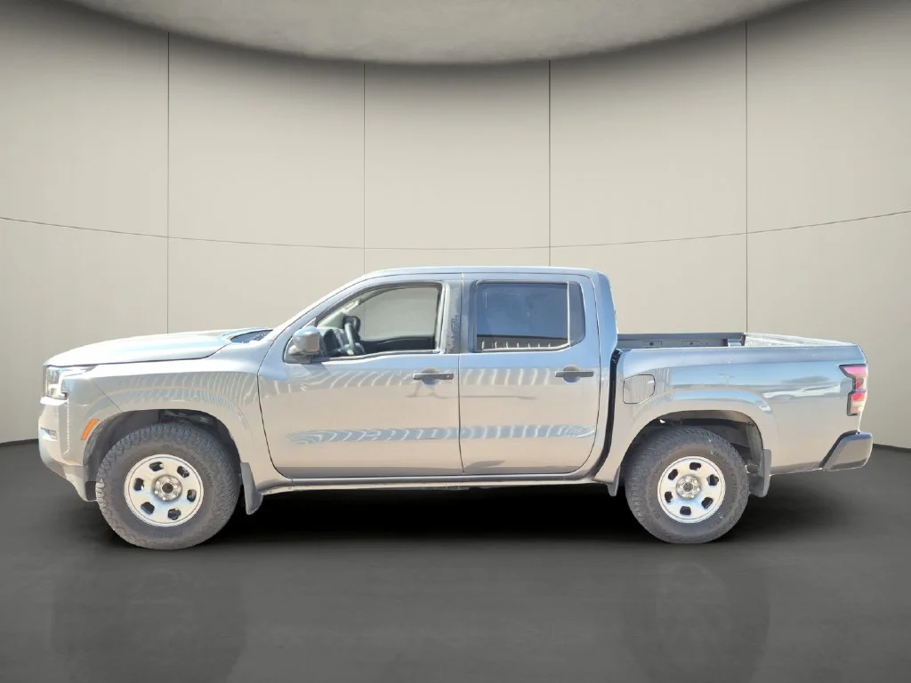 Used 2022 Gray Nissan S image 4
