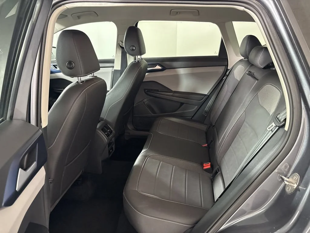 Used 2024 Gray Volkswagen 1.5T SE image 22