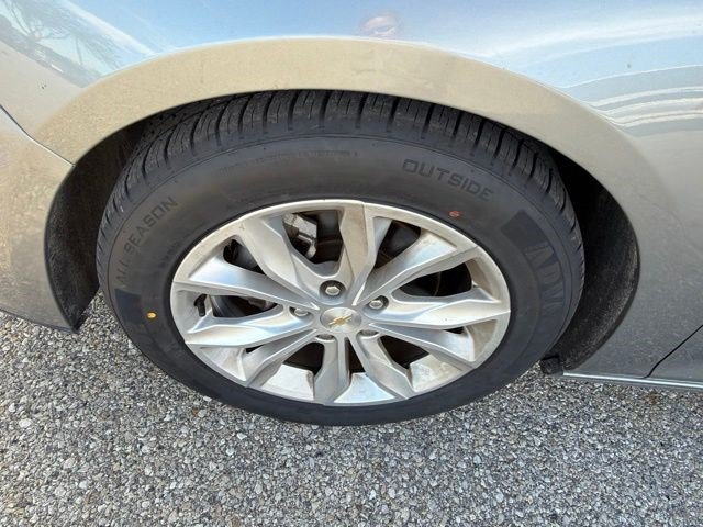 Used 2024 Sterling Gray Metallic Chevrolet LT image 10