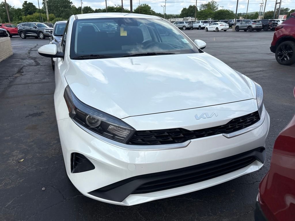 2023 Kia Forte LXS - Photo 6