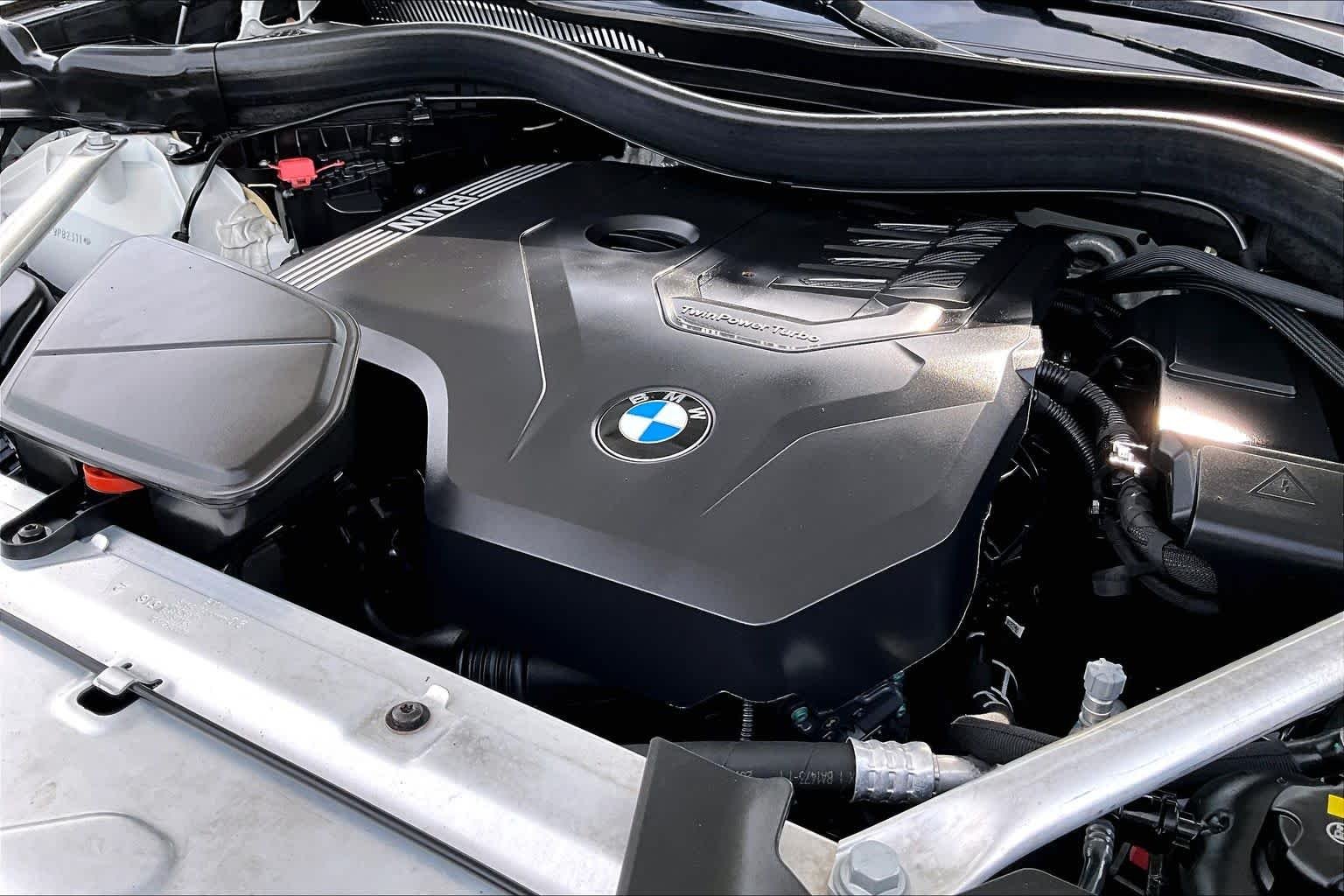 Used 2023 Alpine White BMW sDrive30i image 32