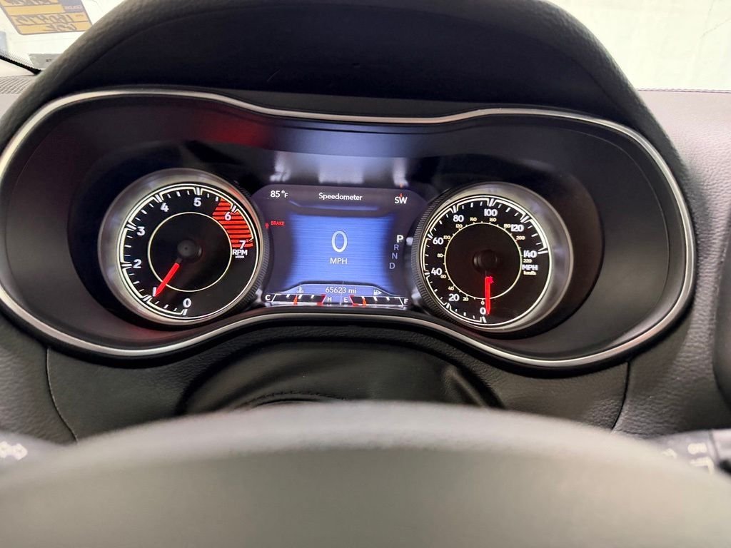 Used 2022 Black Jeep Latitude Lux image 19