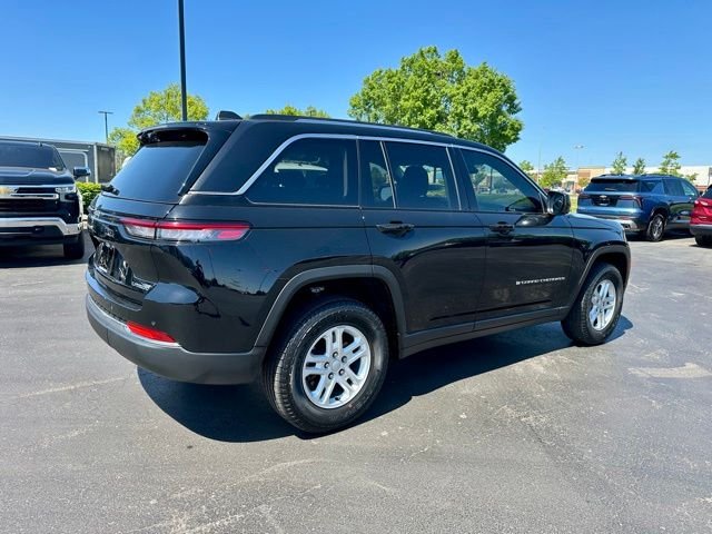 Used 2023 Black Jeep Laredo image 3