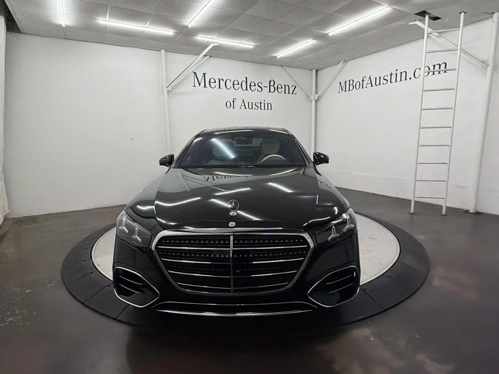 New 2027 Black Mercedes-Benz S 580 image 2