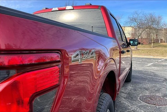 New 2026 Ruby Red Metallic Tinted Clearcoat Ford XLT image 9