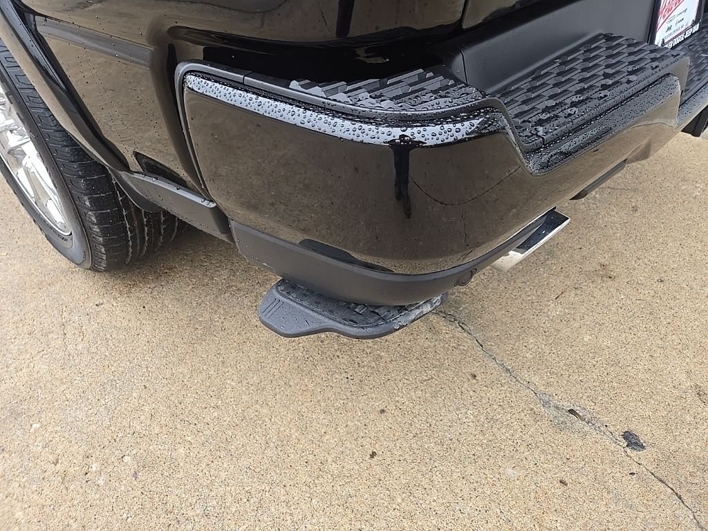 New 2026 Diamond Black Crystal Pearl-Coat Exterior Paint RAM Big Horn/Lone Star image 20