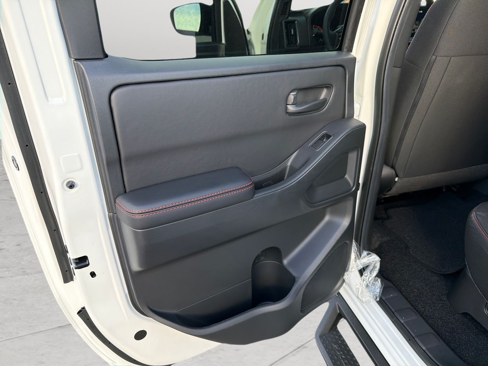 New 2026 White Nissan PRO-X image 18