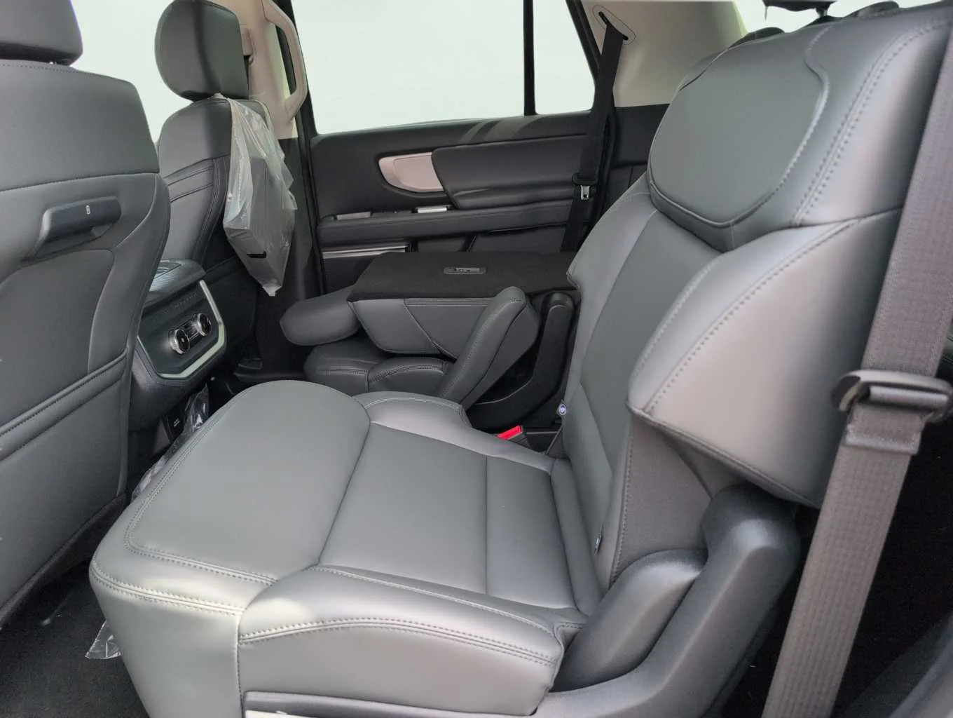 New 2027 Glacier Gray Metallic Tri-Coat Ford Active image 23
