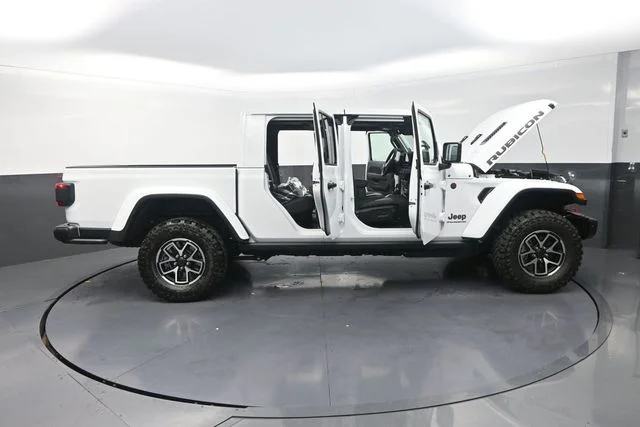 New 2026 Bright White Clear-Coat Exterior Paint Jeep Rubicon X image 40