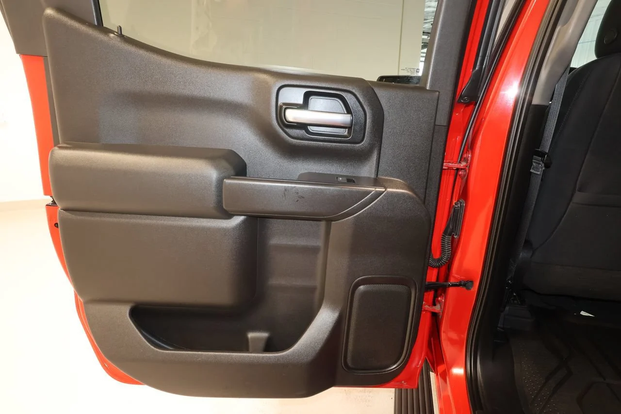 Used 2019 RED HOT Chevrolet LT image 11