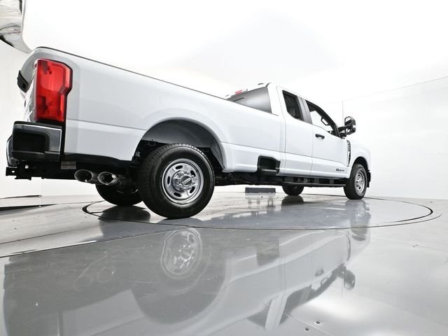 New 2026 Oxford White Ford F-350® XL image 32