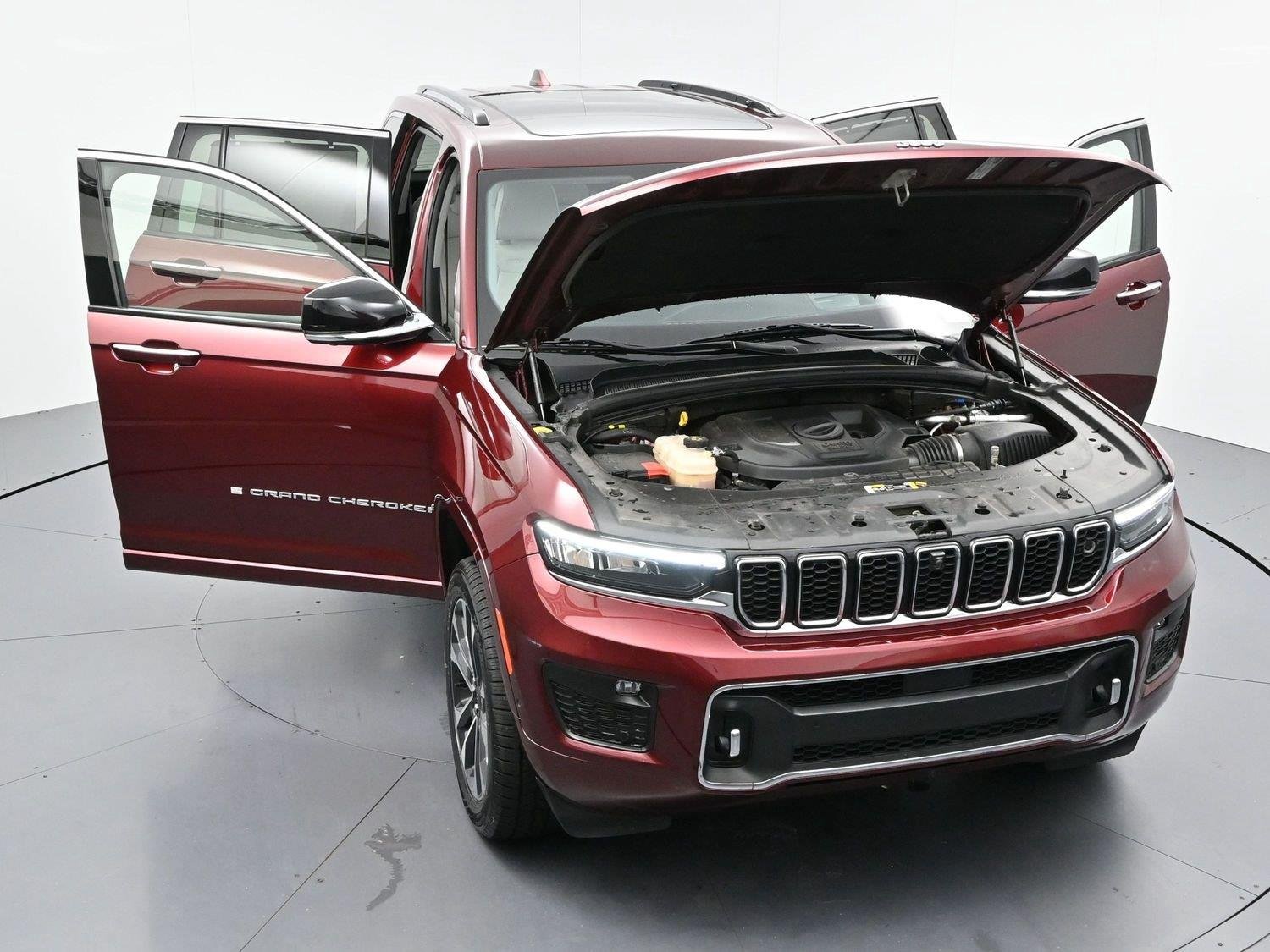 Used 2022 Velvet Red Pearlcoat Jeep Overland image 41