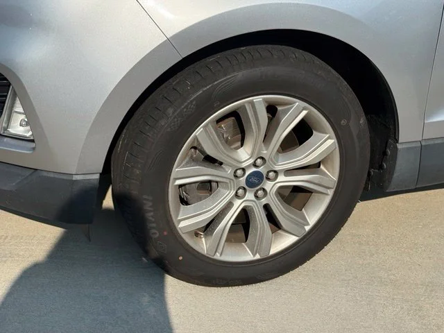 Used 2022 Silver Ford Titanium image 4