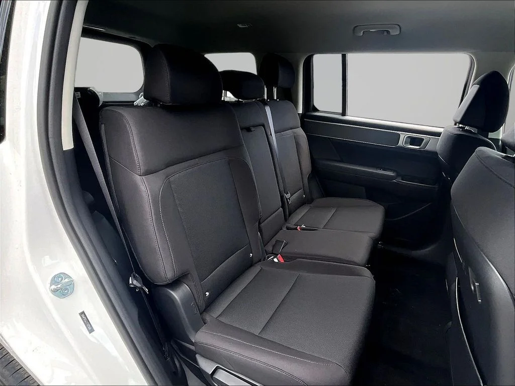 New 2026 White Hyundai SE image 9